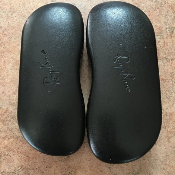 2 Ray-Ban hard clamshell sunglass cases - Picture 1 of 8